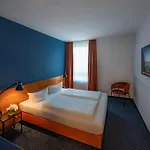 B&B Hotel Dresden-Altstadt 3* Дрезден