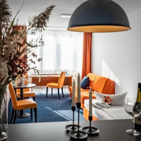 Achat Altstadt Отель
